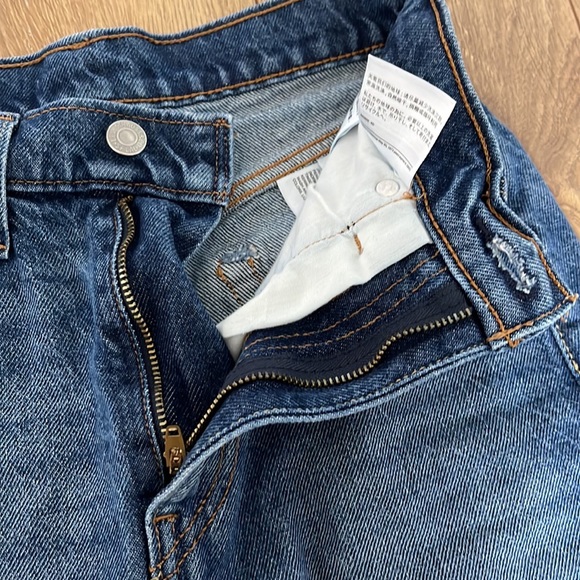 Levi’s Denim Skirt - Picture 4 of 5